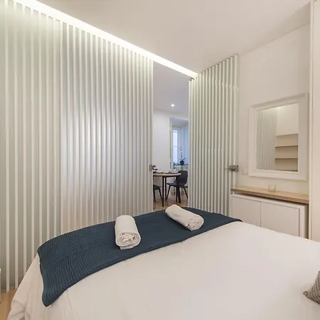 Lovelystay Traditional Alfama Getaway *