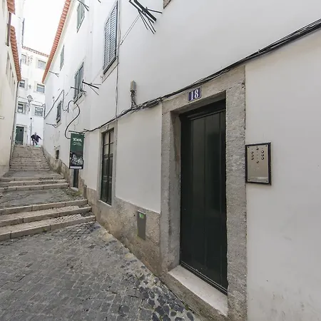 Lovelystay Traditional Alfama Getaway