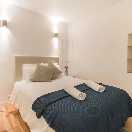 Lovelystay Traditional Alfama Getaway