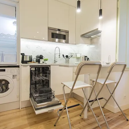 Lovelystay Traditional Alfama Getaway Apartment
