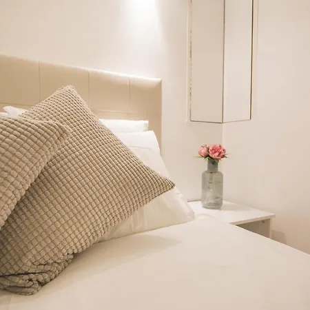 Apartment Lovelystay Traditional Alfama Getaway *