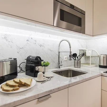 Lovelystay Traditional Alfama Getaway شقة