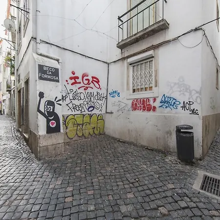 Lovelystay Traditional Alfama Getaway شقة Lisboa