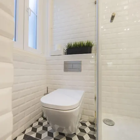 Lovelystay Traditional Alfama Getaway * Lisboa